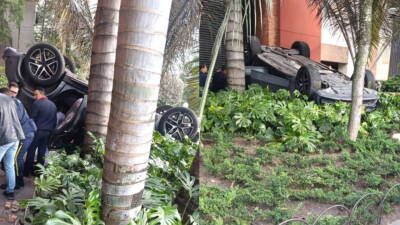 Accidente en Club El Nogal: imágenes de vehículo que cayó del segundo piso del parqueadero